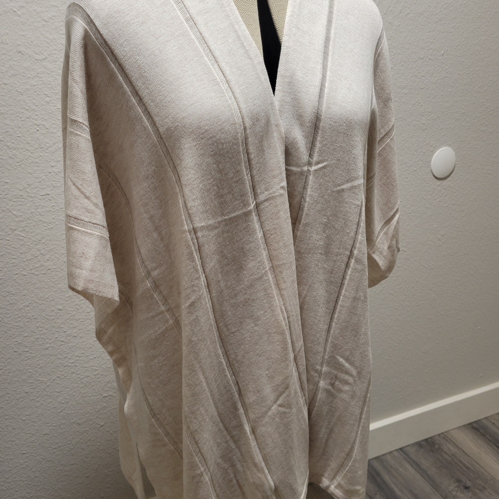 LOFT Open Front Short Sleeved Poncho Size M/L